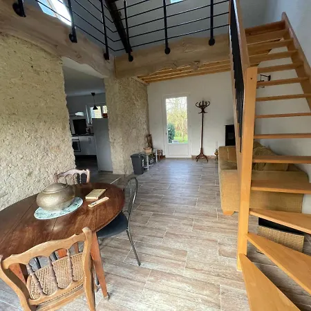 Manoir Les Camps Greslins בית נופש *