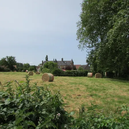 Holiday home Manoir Les Camps Greslins Questrecques